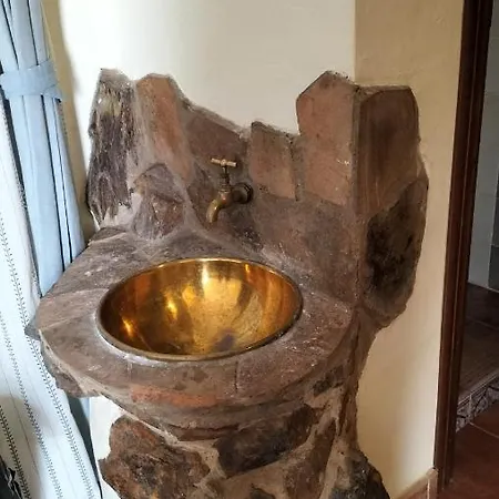 Lares * Casas de Don Pedro